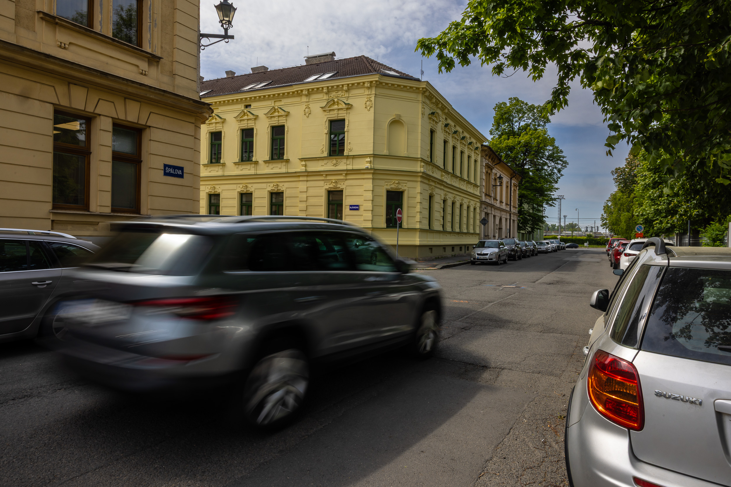 Nová fasáda na pamětihodném domě v Hlávkově ulici. Foto: Jiří Zerzoň